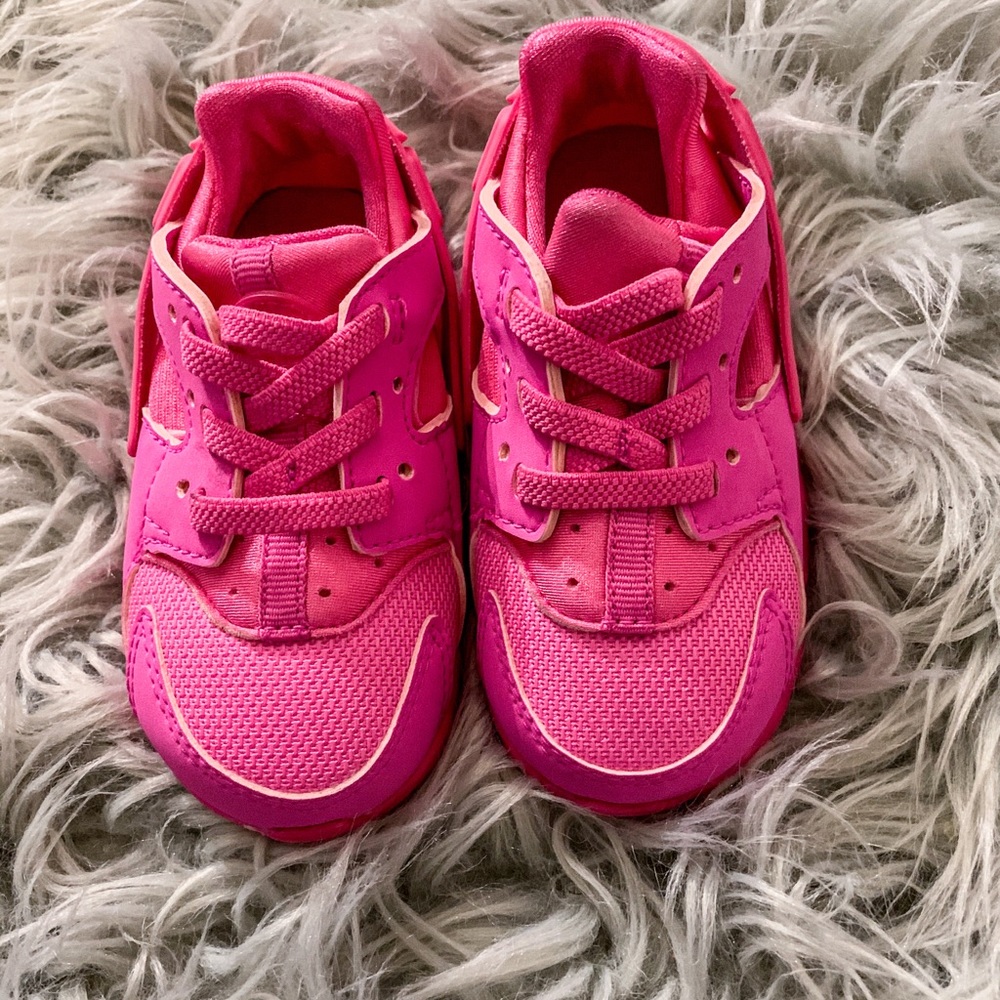 NEW Toddler Nike Pink Huarache